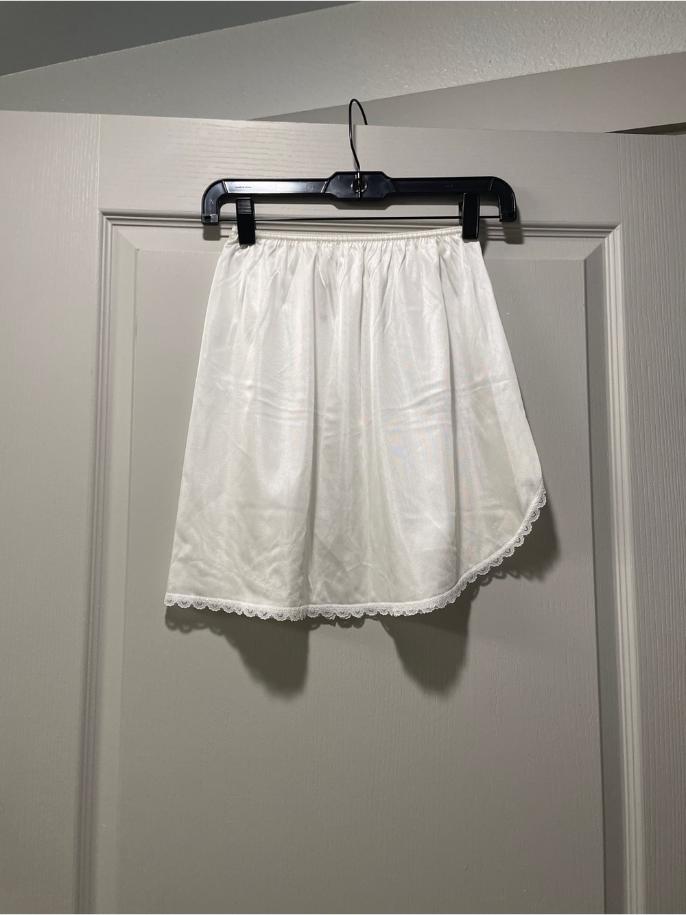 Warner’s Perfect Measure White Half Slip -Petite
